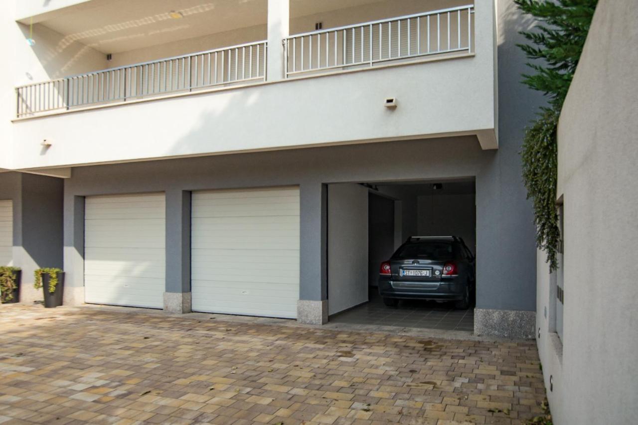 Apartments Mattea Makarska Exteriör bild