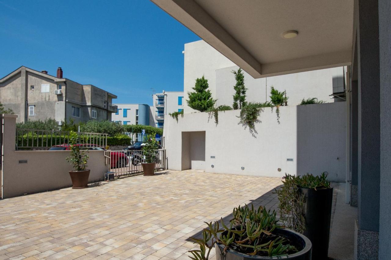Apartments Mattea Makarska Exteriör bild